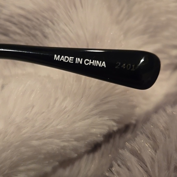 Longchamp Paris Black and Gold Cat Eye Sunglasses Brand New In Case main image 9